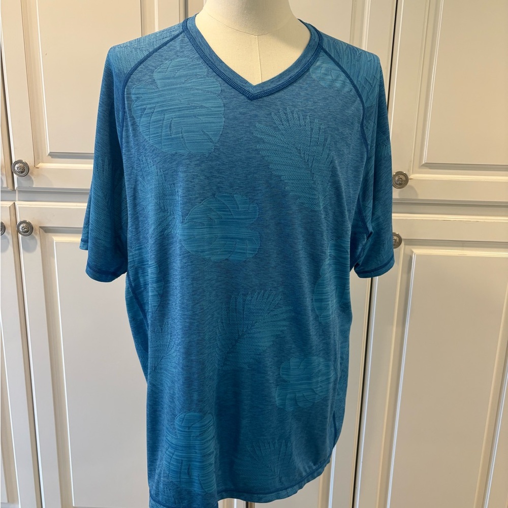 Tommy Bahama Blue V-Neck Short Sleeve Tee